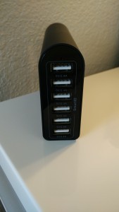 USB Ports of the iClever Charger