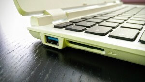 USB and SD Card Reader of the C670