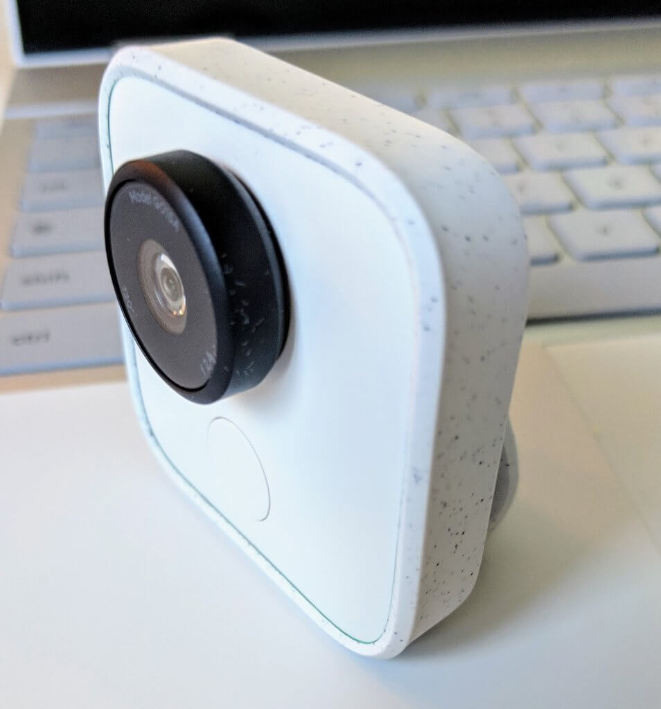 Google Clips in its Clip Stand